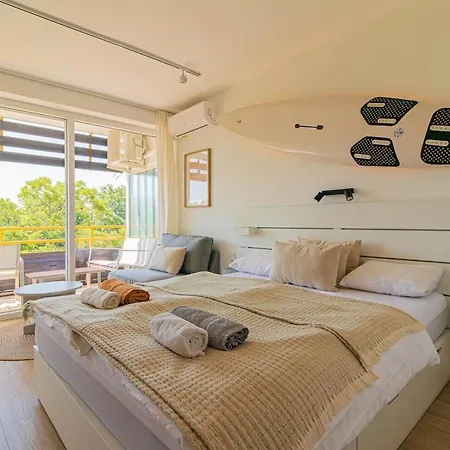 White Surf W Ac By Nw *