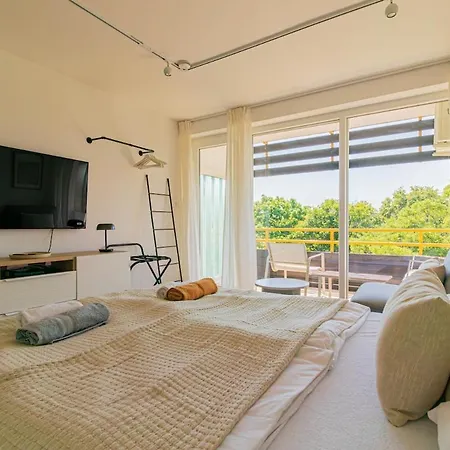 White Surf W Ac By Nw