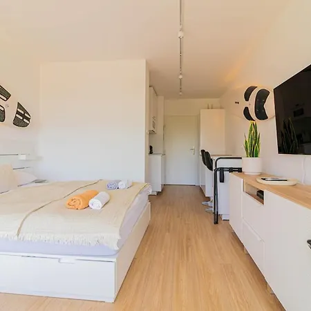 White Surf W Ac By Nw