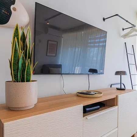 White Surf W Ac By Nw